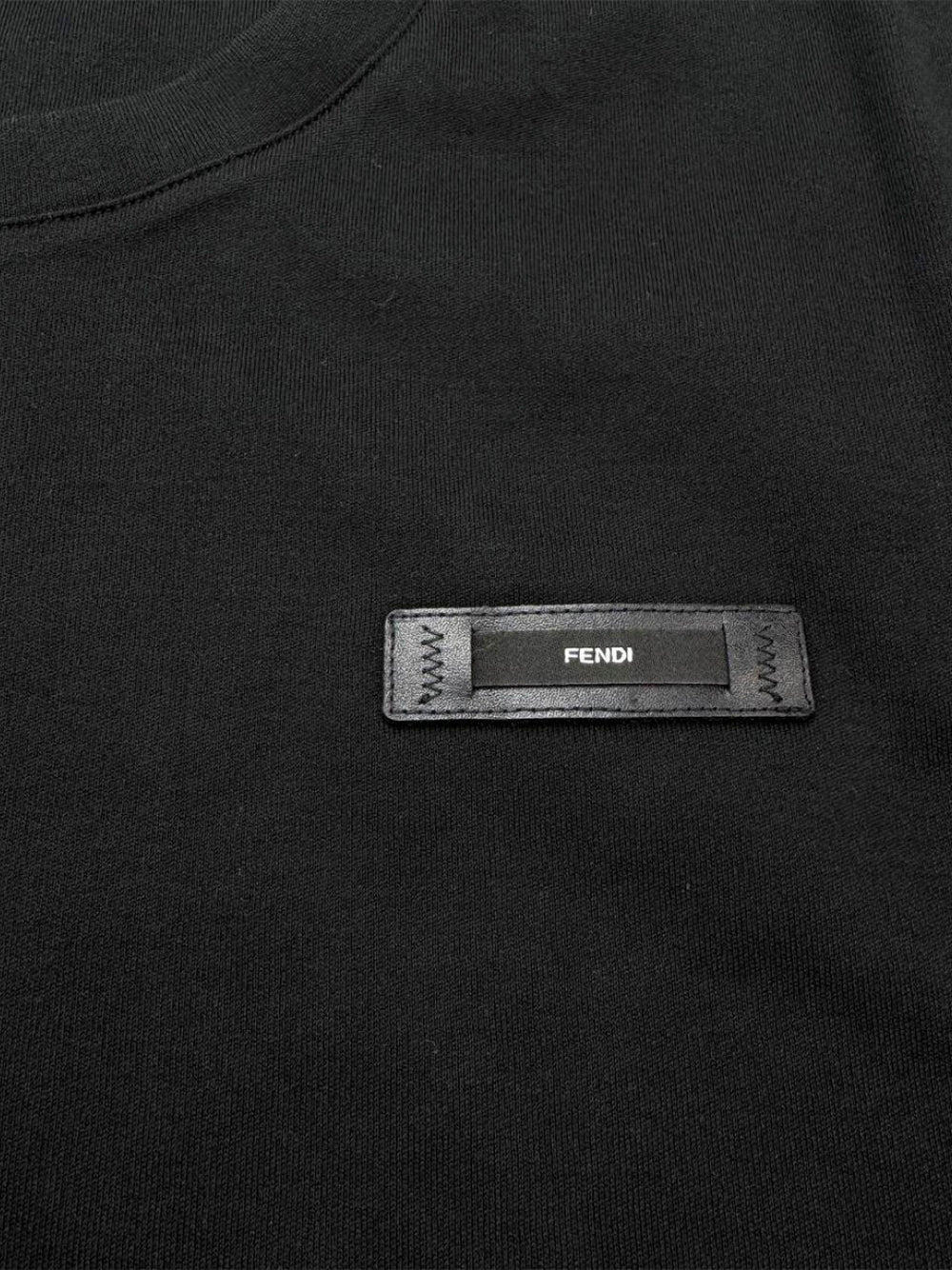 Fendi Logo Patch Crewneck T-Shirt Black | FY0936 AQJE